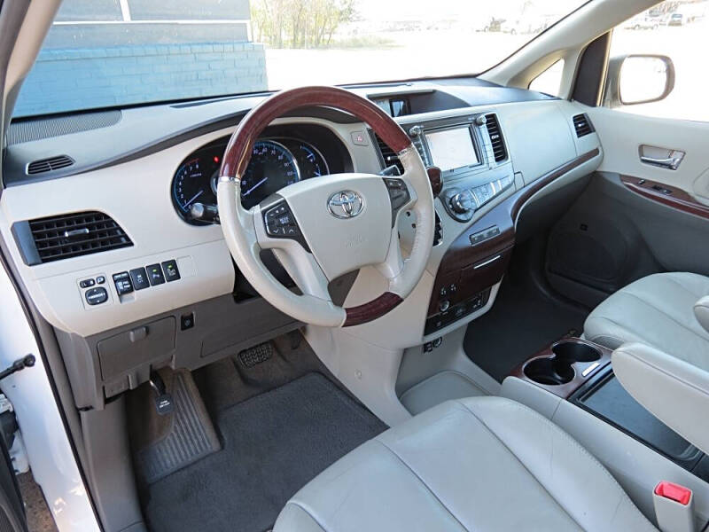 2013 Toyota Sienna Limited 7-Passenger