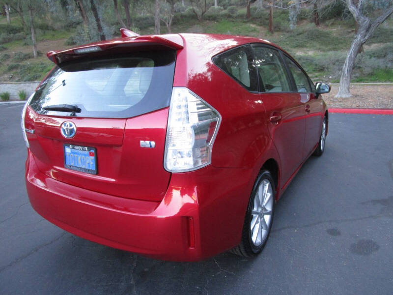2014 Toyota Prius v Three