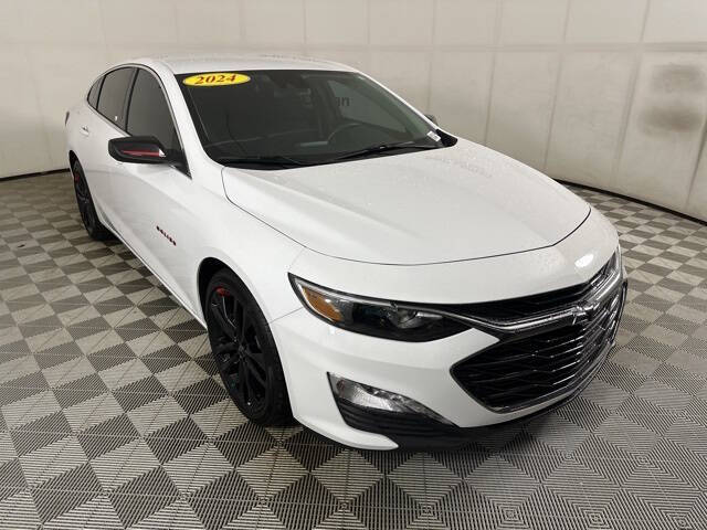 Used 2024 Chevrolet Malibu 1LT with VIN 1G1ZD5ST0RF135644 for sale in Bloomington, IL