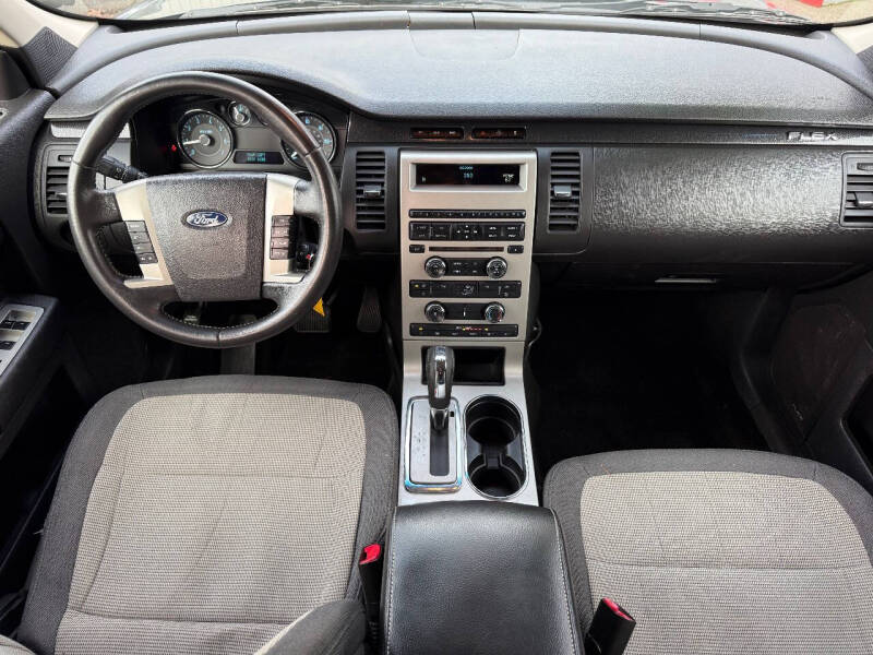 2010 Ford Flex SE