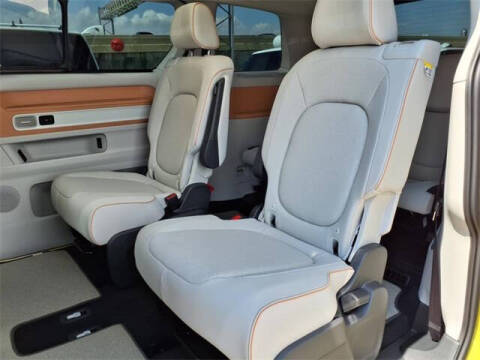 2025 Volkswagen ID. Buzz Pro S Plus 4Motion