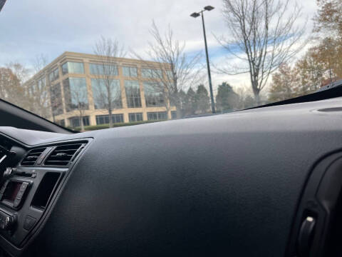 2013 Kia Rio 5-Door LX