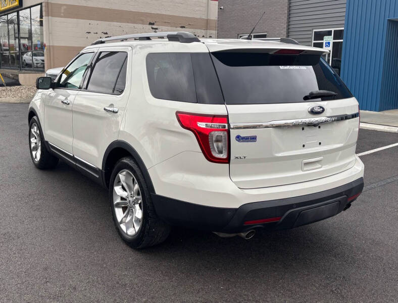 2012 Ford Explorer XLT photo 6