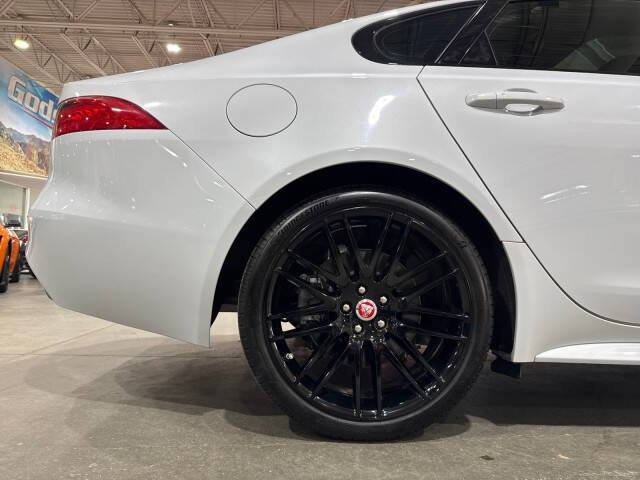 2016 Jaguar XF R-Sport