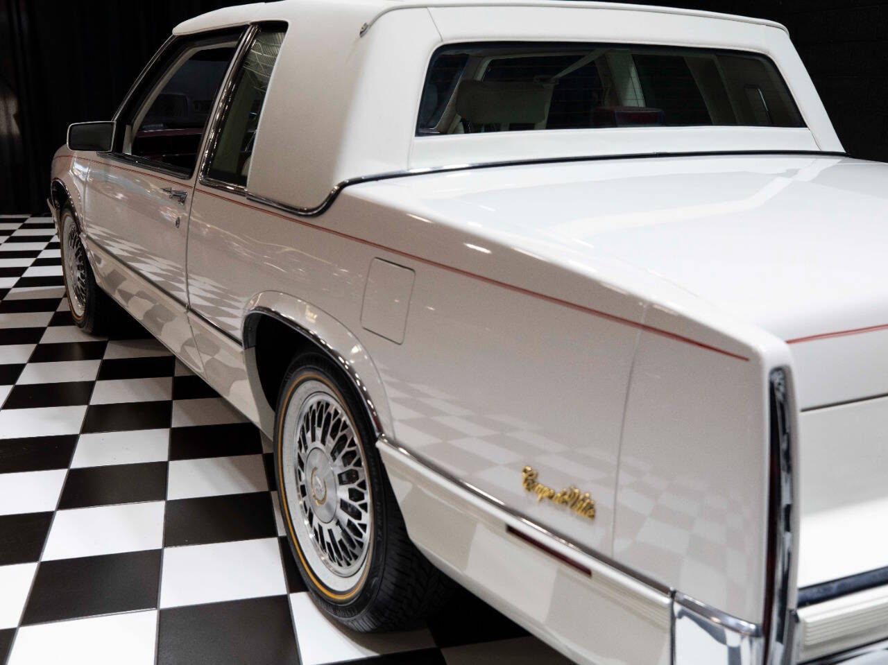 1990 Cadillac DeVille 26