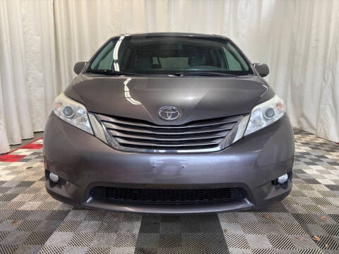 2016 Toyota Sienna XLE 7-Passenger