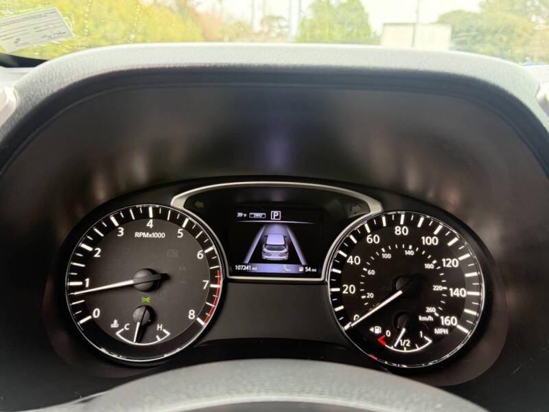 2017 Nissan Pathfinder SL