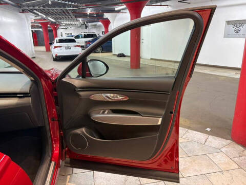 2023 Genesis GV70 2.5T Standard