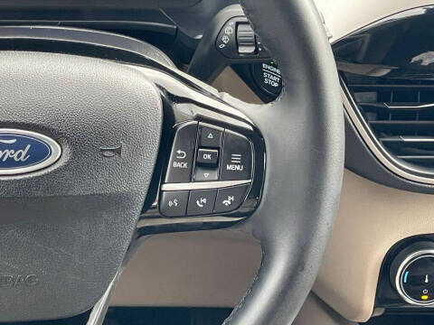 2022 Ford Escape Hybrid SEL