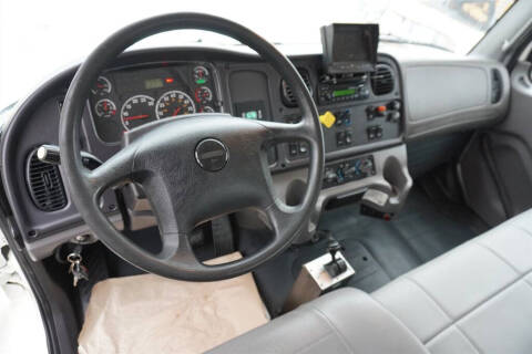 2015 Freightliner M2 106