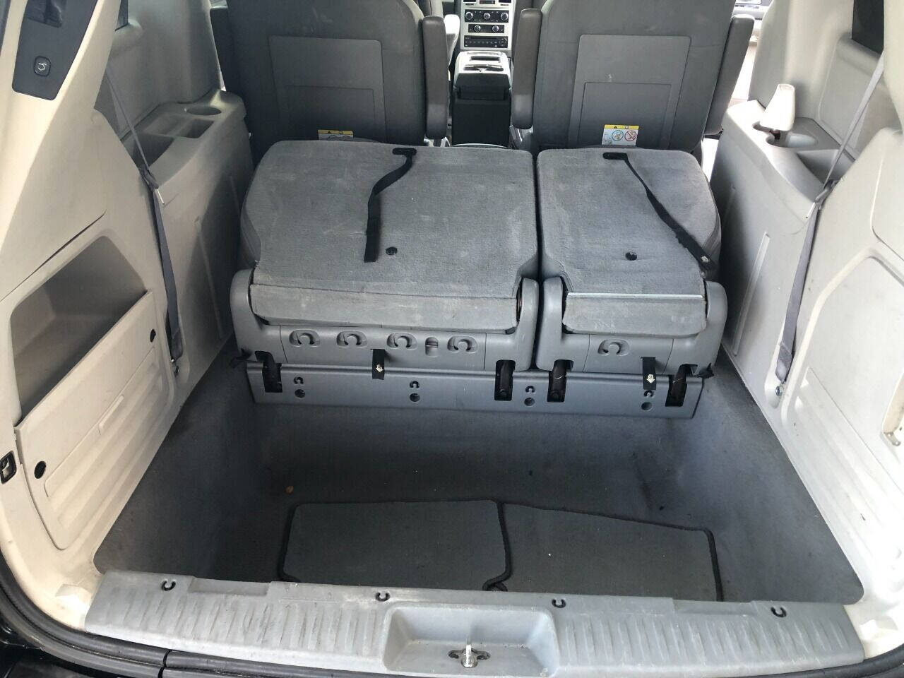 2008 Chrysler Town and Country  - $7,500