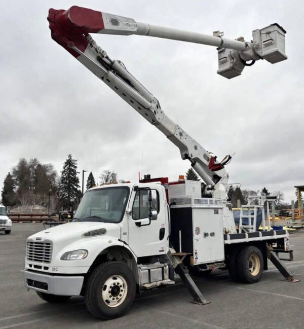 2012 Freightliner M2 106