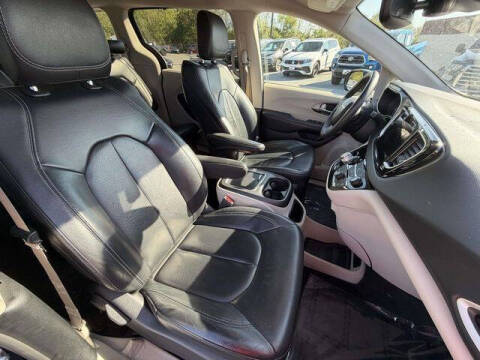 2022 Chrysler Pacifica Touring L