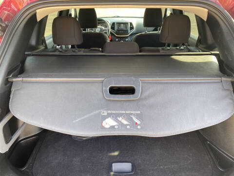 2016 Jeep Cherokee Sport