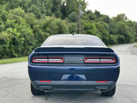 2015 Dodge Challenger SXT Plus