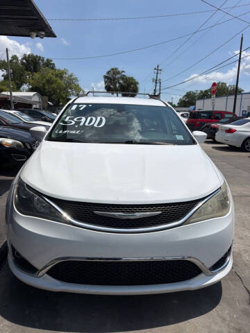2017 Chrysler Pacifica Touring-L
