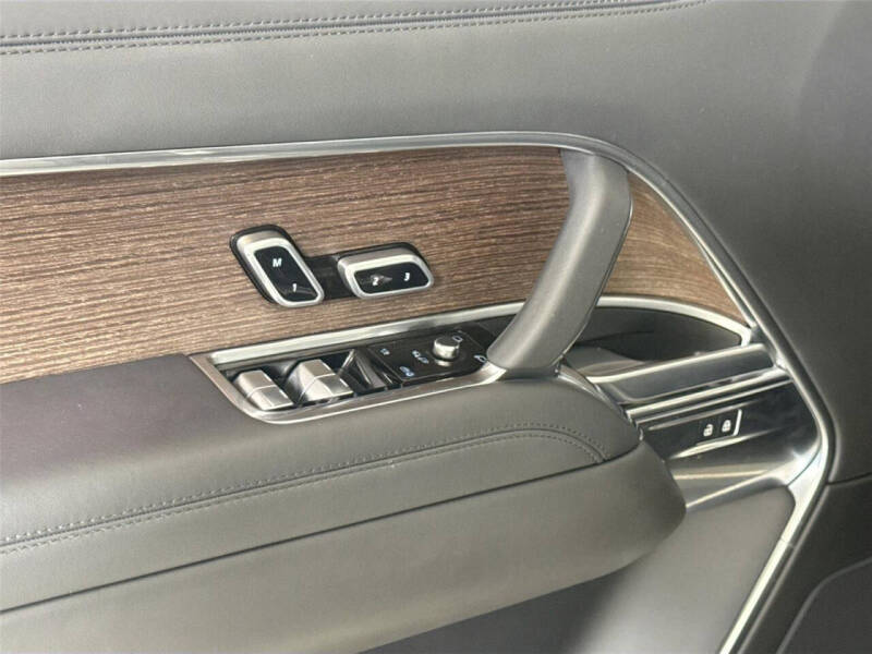 2023 Land Rover Range Rover P530 SE LWB