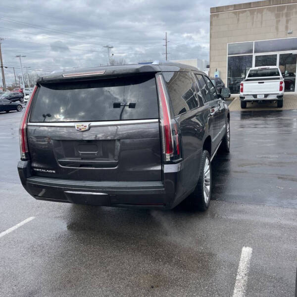 2018 Cadillac Escalade ESV Platinum