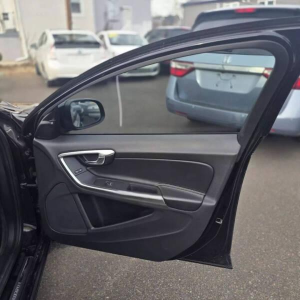 2017 Volvo S60 T5 Dynamic