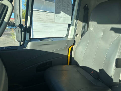 2018 International DuraStar 4300