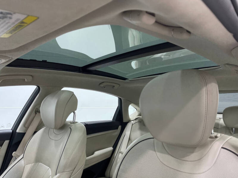 2017 Genesis G80