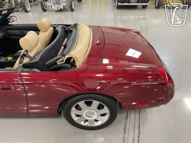 2004 Ford Thunderbird Deluxe