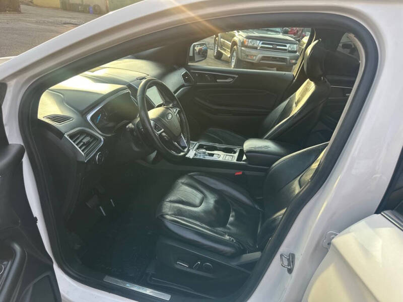 2019 Ford Edge Titanium