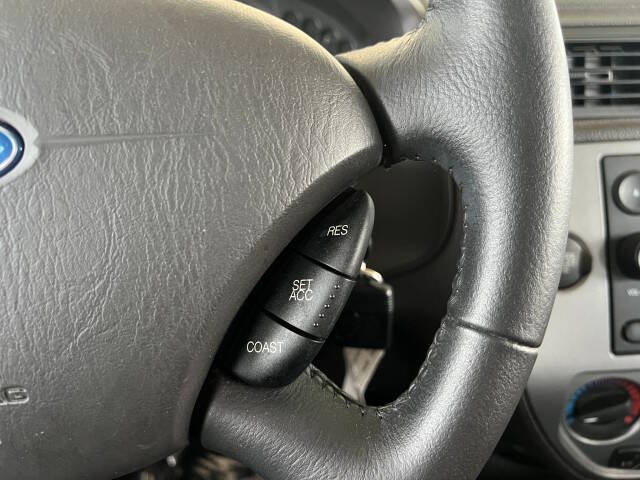 2007 Ford Focus ZX5 SES