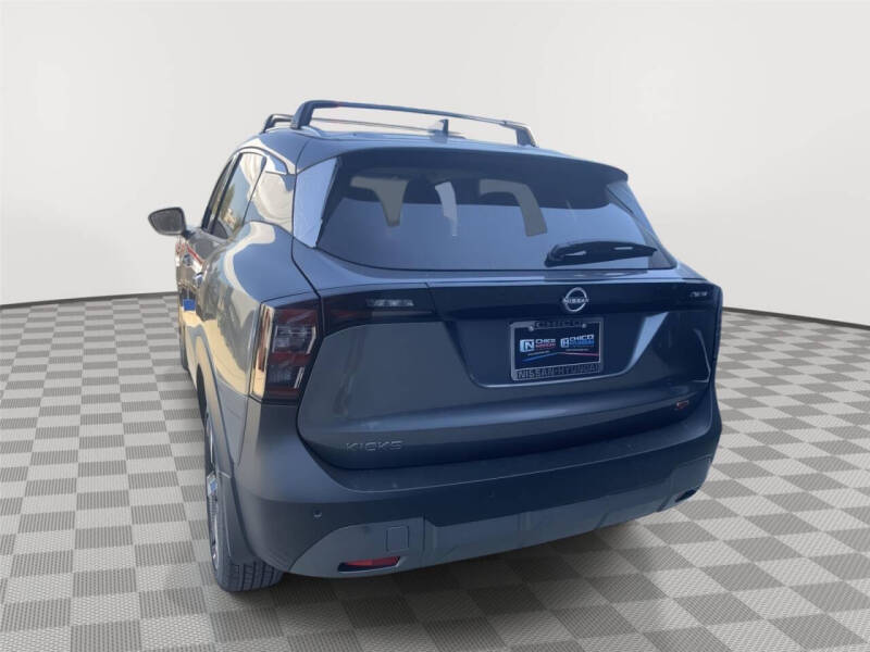 2025 Nissan Kicks SR