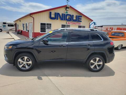 2019 Jeep Cherokee for sale at UNIQUE AUTOMOTIVE "BE UNIQUE" in Garden City KS