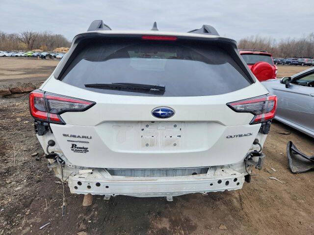 2022 Subaru Outback Premium