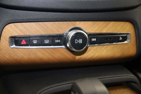 2024 Volvo XC90 B5 Plus Bright Theme