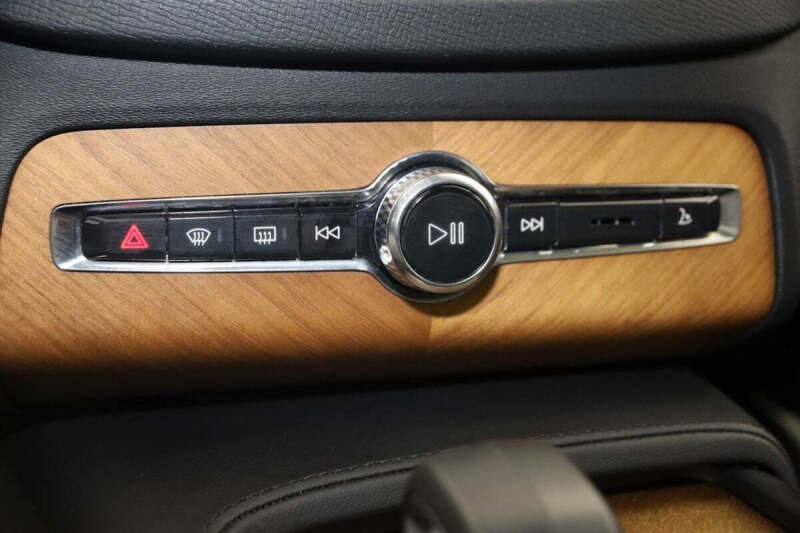 2024 Volvo XC90 B5 Plus Bright Theme