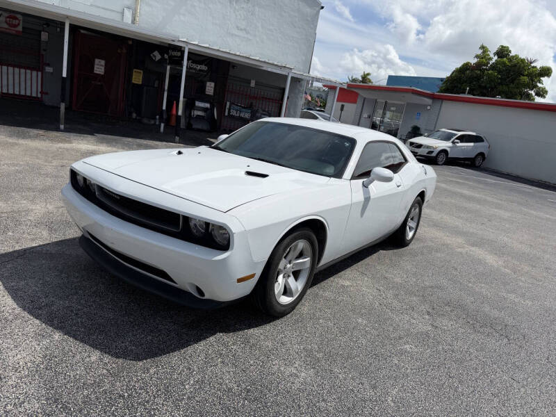 2013 Dodge Challenger SXT Plus