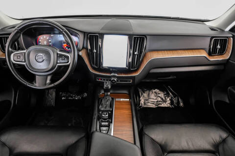 2021 Volvo XC60 T5 Momentum