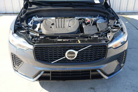 2023 Volvo XC60 B5 Plus Dark Theme