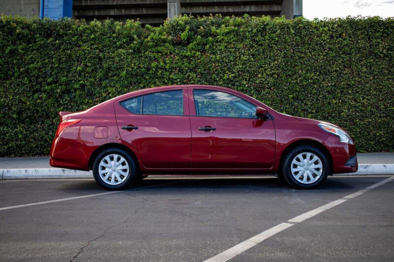 2019 Nissan Versa S Plus