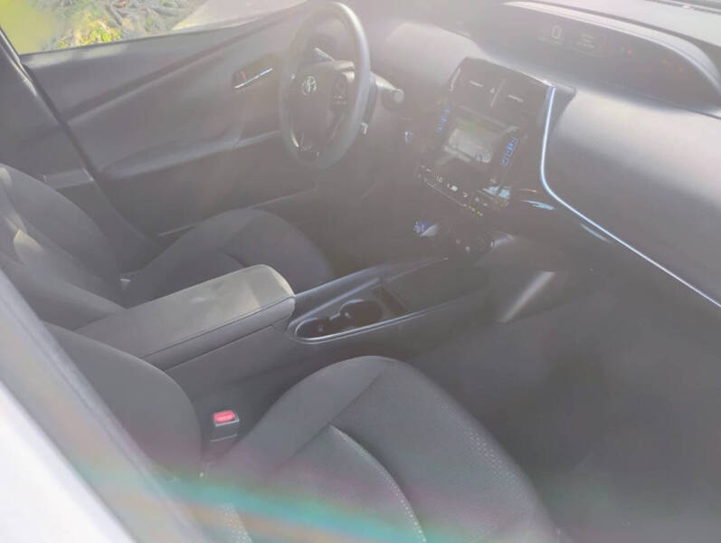 2019 Toyota Prius LE