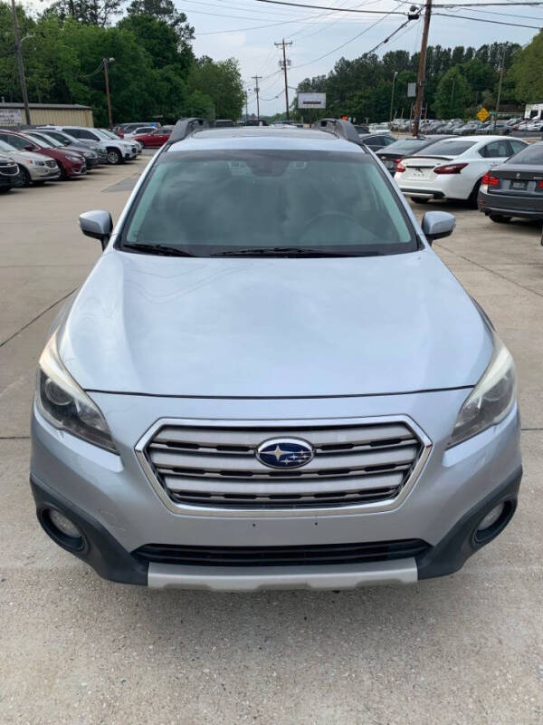 2017 Subaru Outback Limited's photo