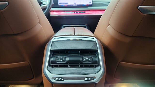 2023 BMW 7 Series 740i