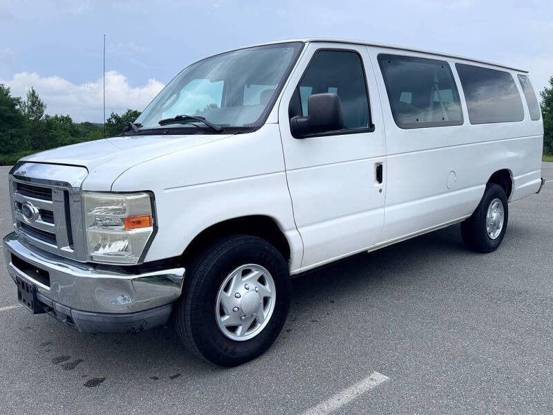2010 Ford E-Series E-350 SD XLT