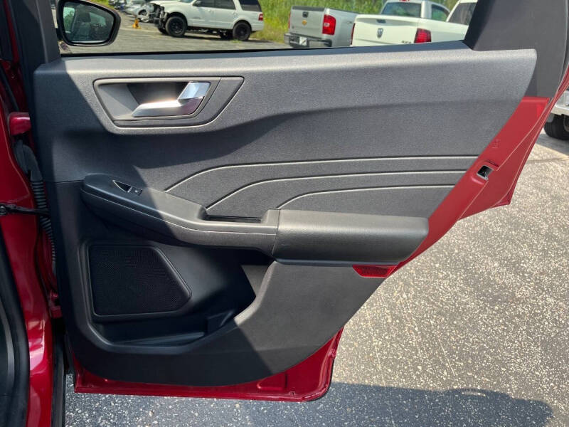 2022 Ford Escape Titanium