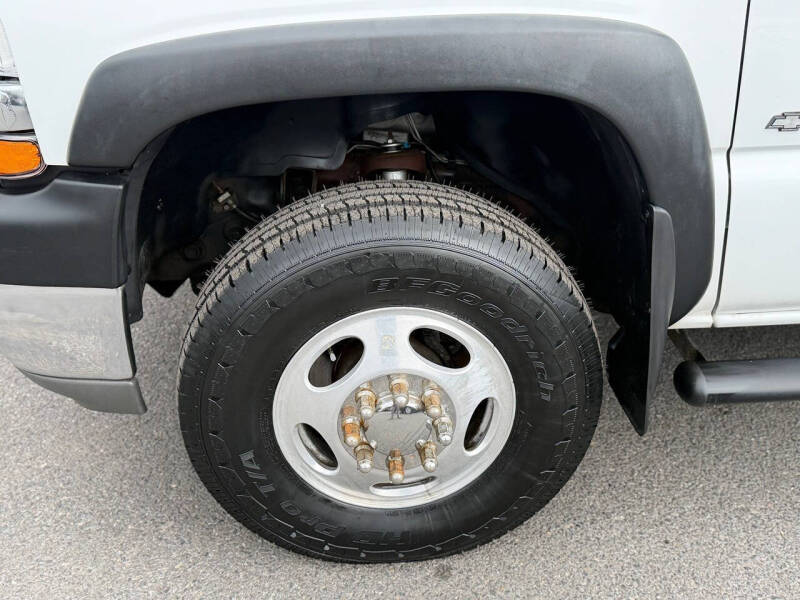 2002 Chevrolet Silverado 3500 LS