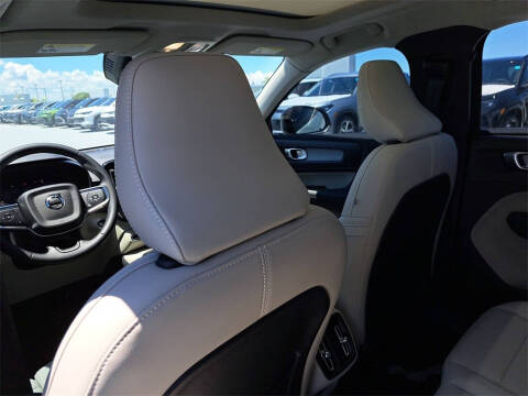 2026 Volvo XC40 B5 Plus