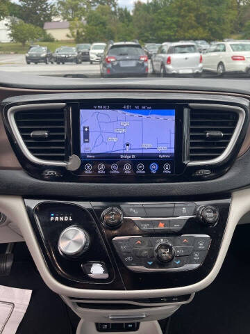 2017 Chrysler Pacifica Touring-L