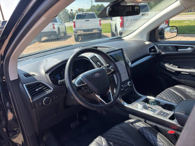 2024 Ford Edge Titanium