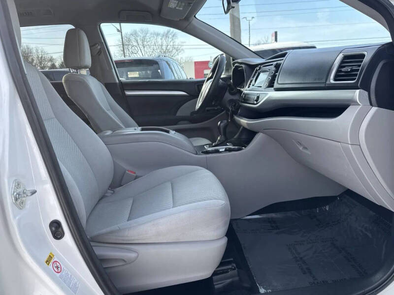 2015 Toyota Highlander LE