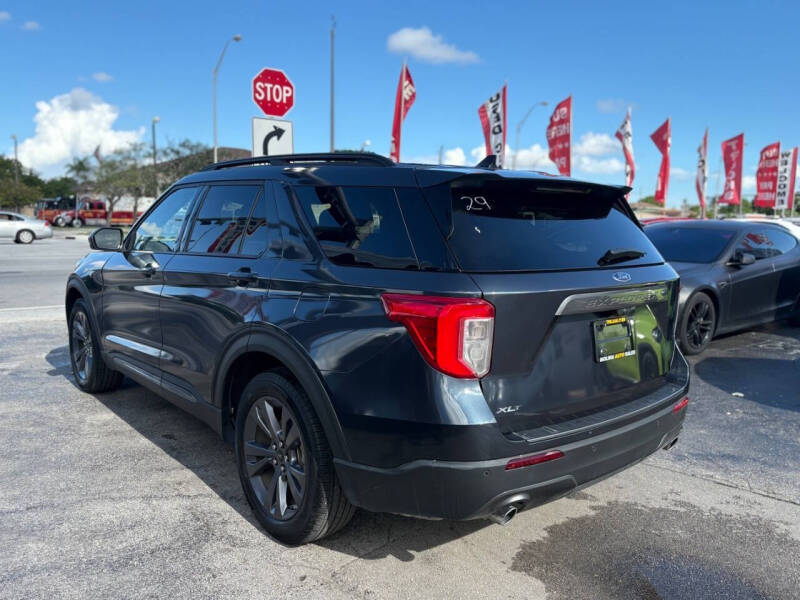 2024 Ford Explorer XLT