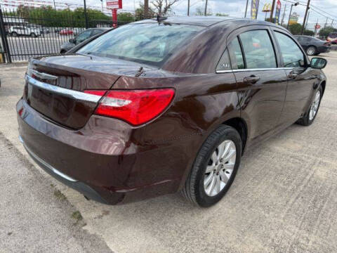 2013 Chrysler 200 Touring
