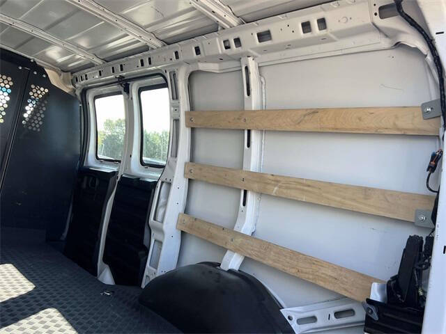 2023 GMC Savana 2500